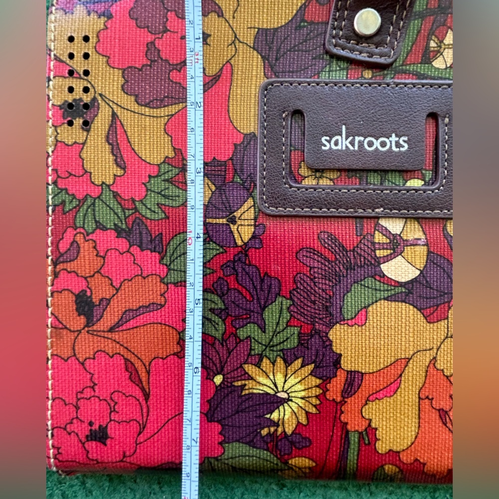 Sakroots brand iPad / tablet cover. - Picture 8 of 9
